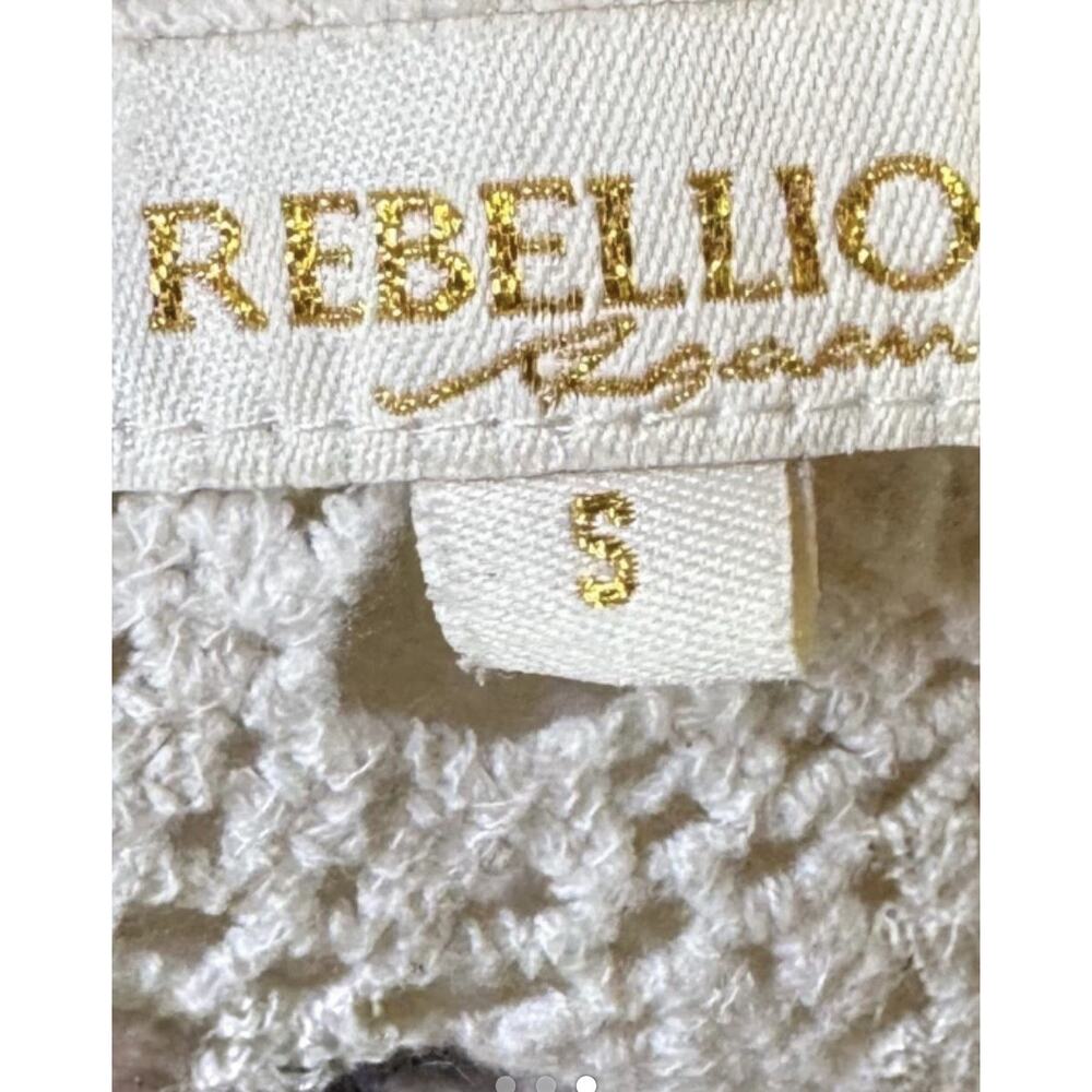 Rebellion crochet mom crop top 
Stylish and casual - Picture 3 of 3